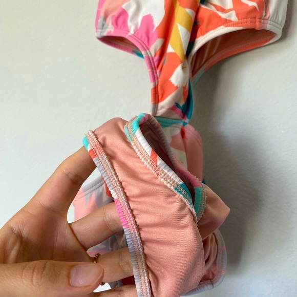 O’Neill Atlas Knot Multicolor Patterned Girls Cut Out One Piece Swimsuit - Picture 5 of 6